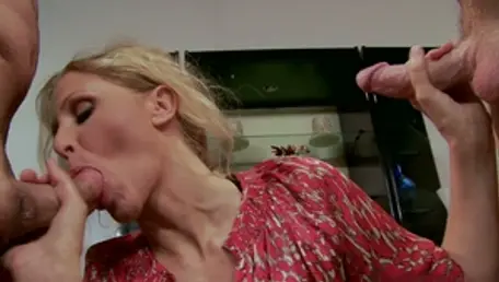 Brazzers: Julia Finds New Playmates